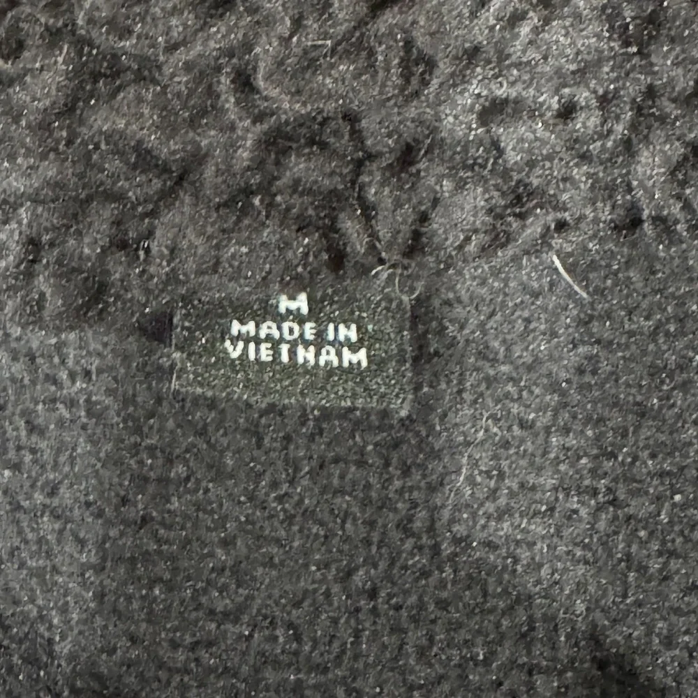 Women's Uniqlo Fuzzy Jacket. - Picture 3 of 5